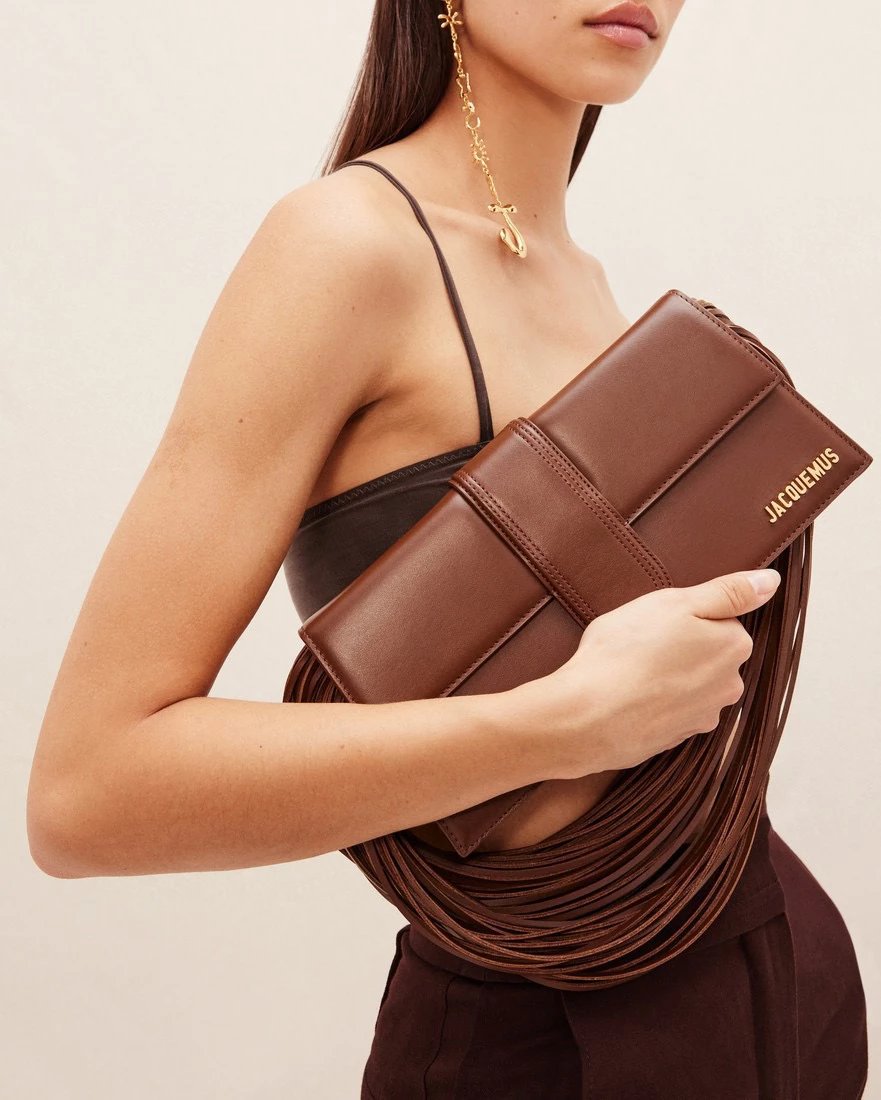 Item Thumbnail for jacquemus le raphia tassel shoulder bag baguette bag underarm bag handbag handbag clutch bag evening bag leather cutting technology 2023 spring and summer new show style