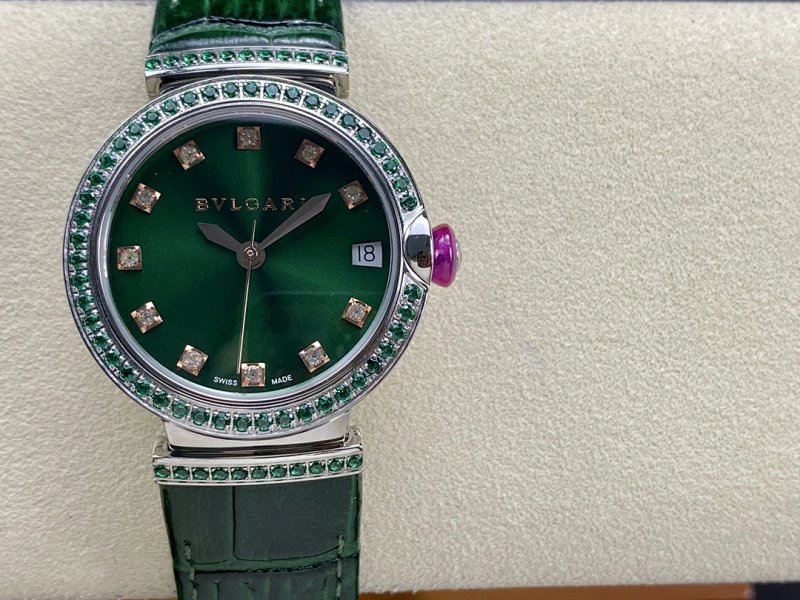 Watch from Three-legged