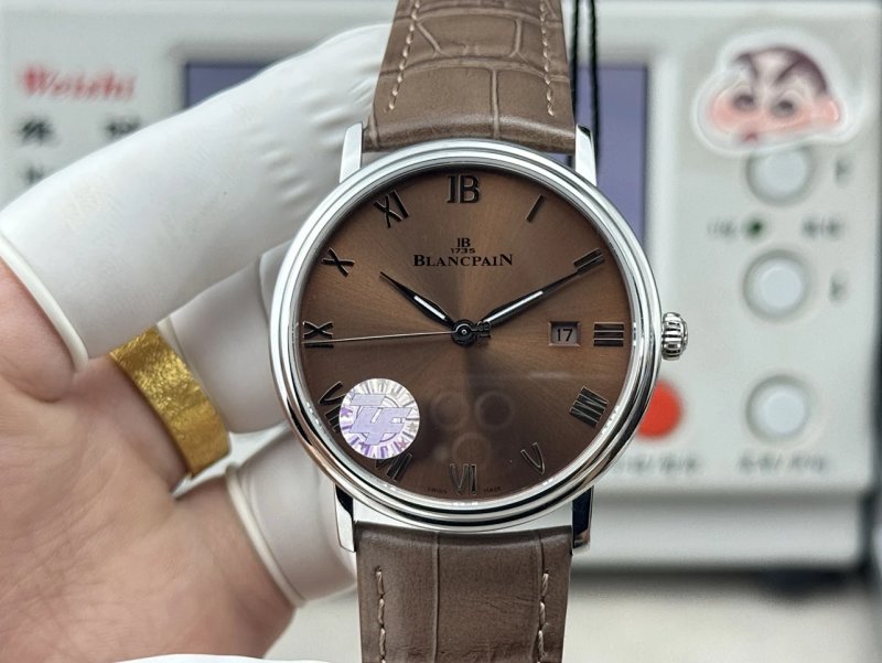 Watch from Three-legged