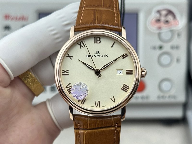 Watch from Three-legged