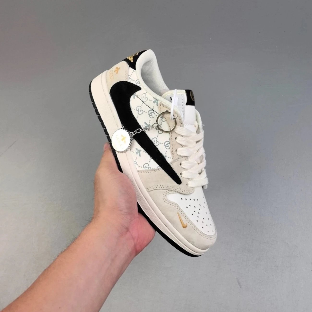 Travis Scott Air Jordan 1 Sneakers M03