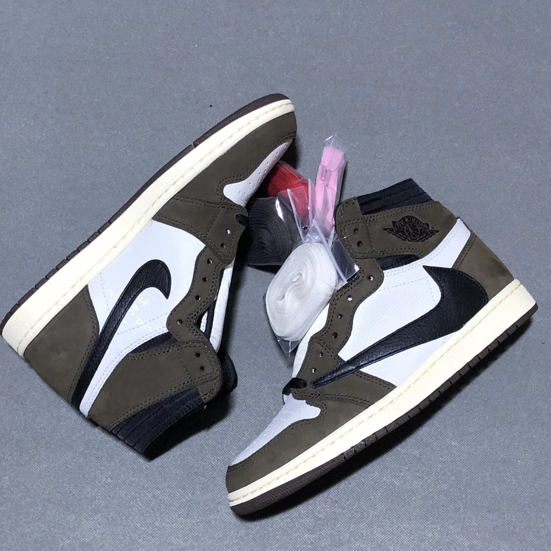 倒钩高帮/Travis Scott x Air Jordan 1 AJ1联名TS 3M反光鬼脸CD4487-100