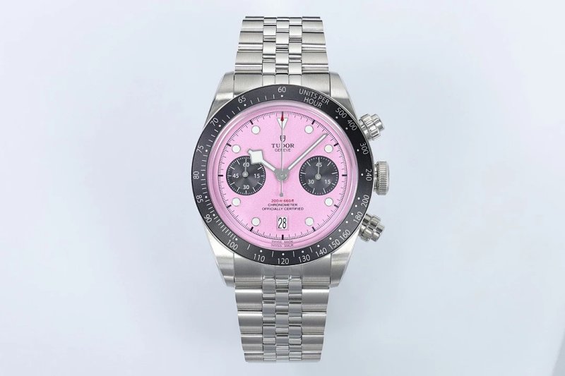 Watch from Three-legged