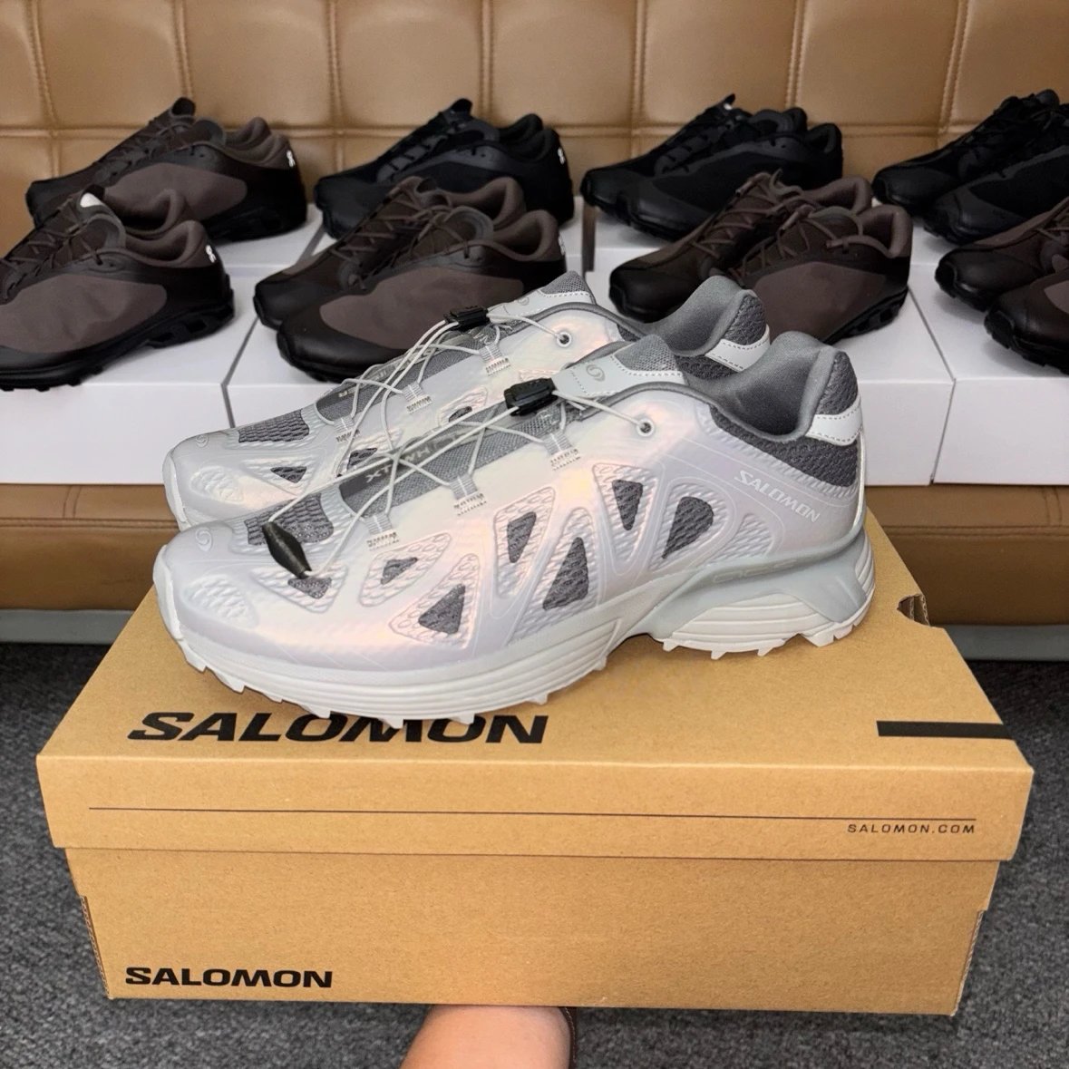Zhou Yutong's XT-WHISPER VOID series running shoes with shock-absorbing and reflective function, meteorite gray item number: 478756