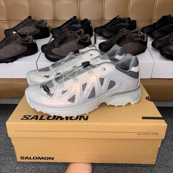 Zhou Yutong's Pick XT-WHISPER VOID Liuguang Series Shock-Absorbing Reflective Running Shoes, Meteorite Gray, Style #478756