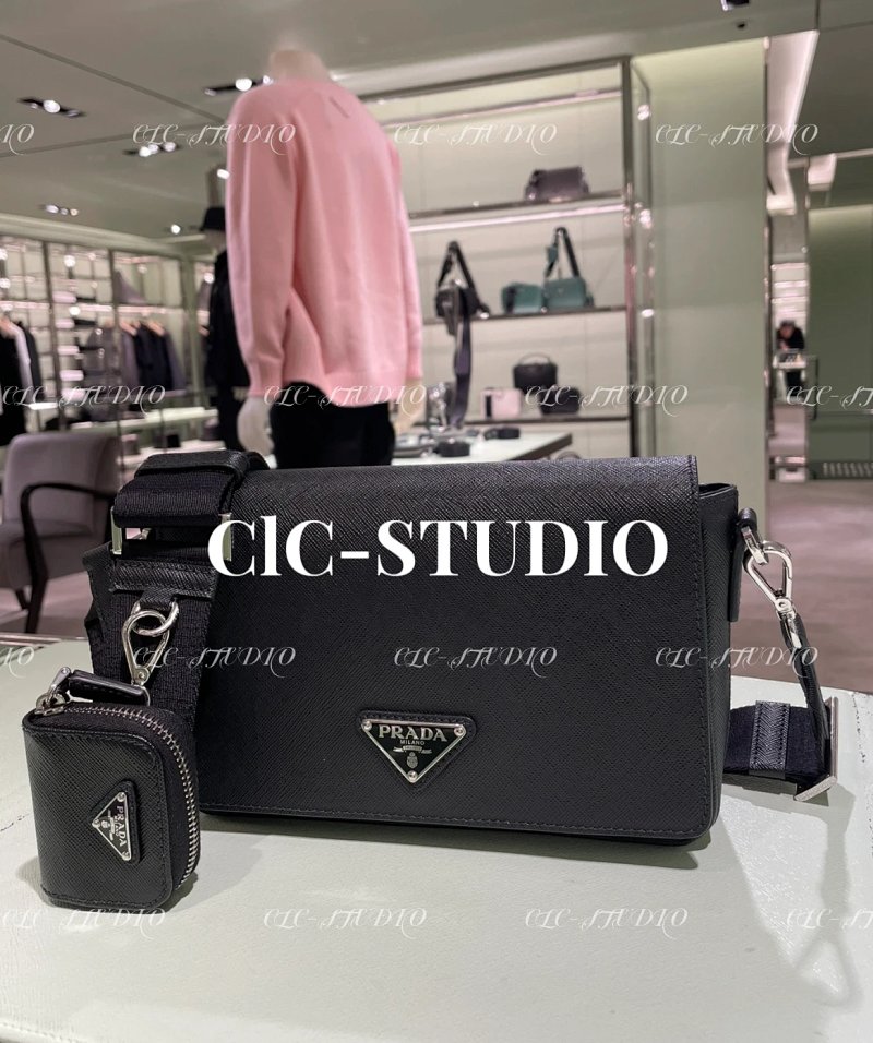 Messenger bag from CLC Studio