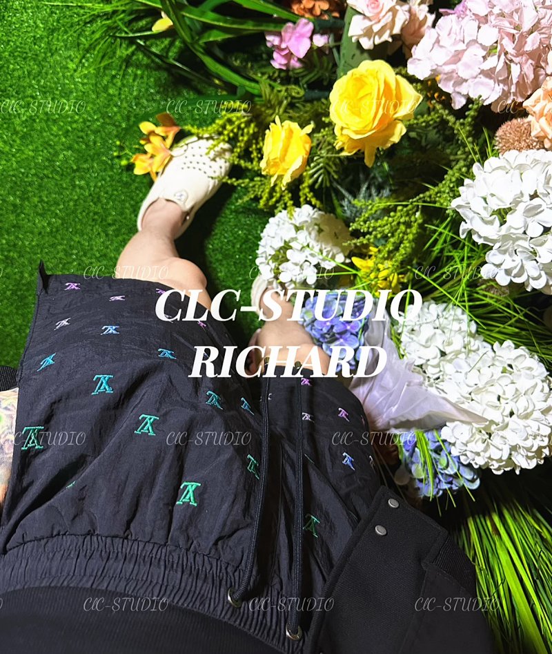 V Pharrell Gradient