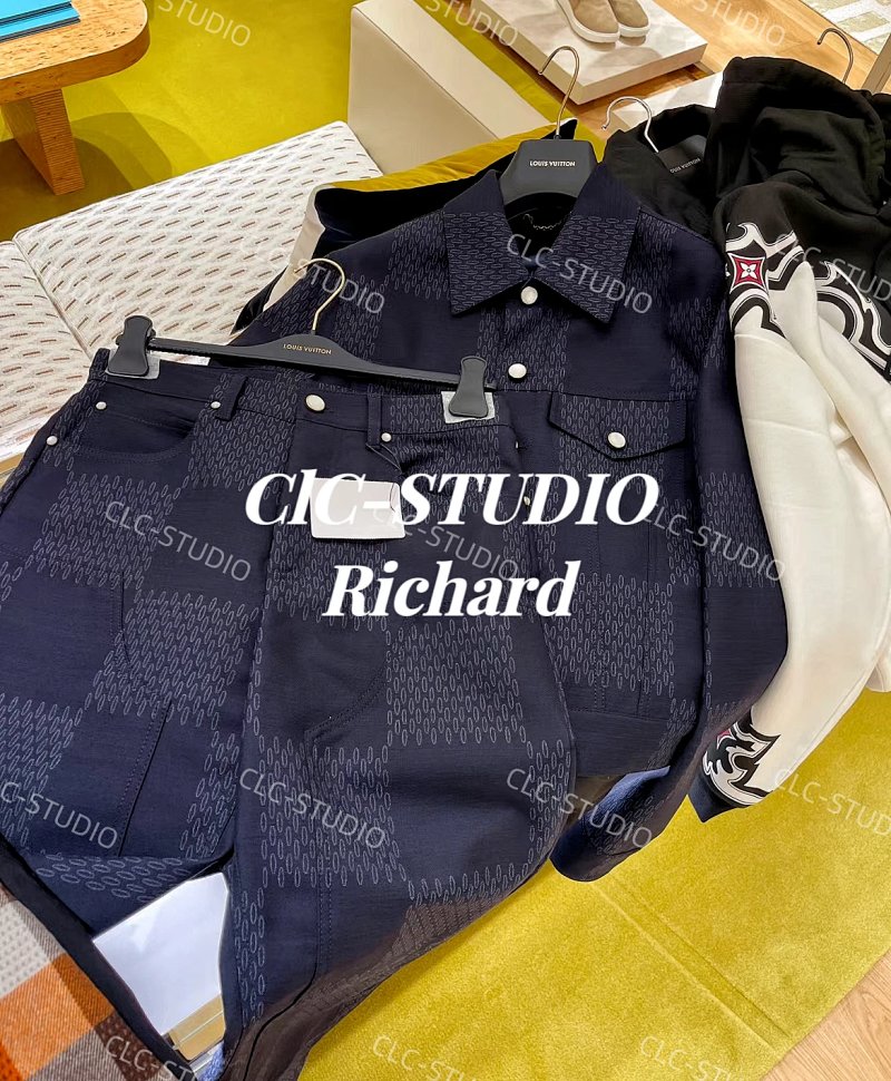 Louis Vuitton V Pharrell DL.2 Damier Logo