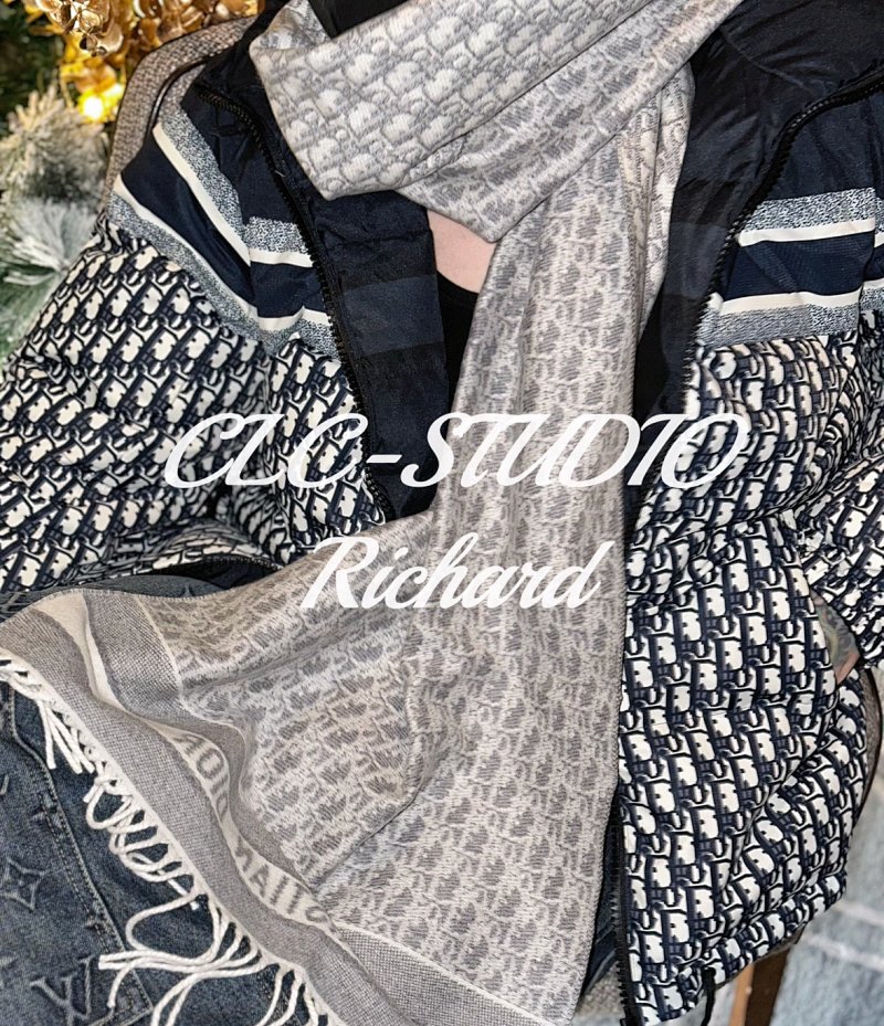 Louis Vuitton scarf