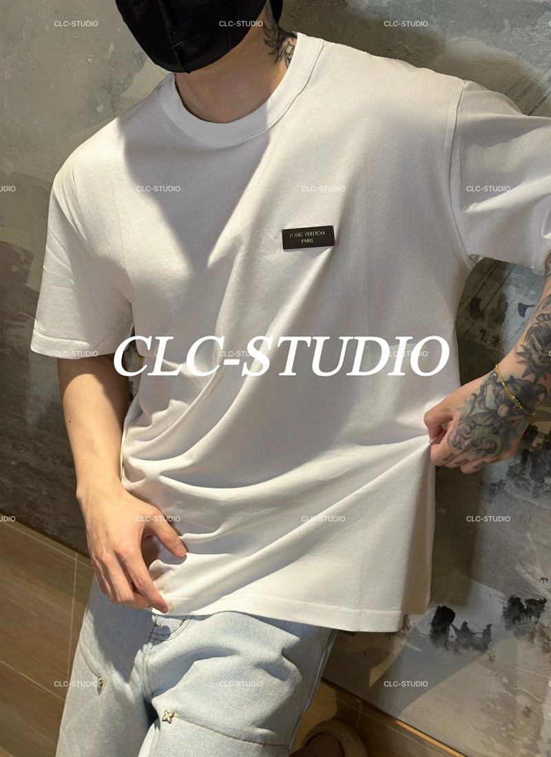 V Pharrell Logo T
