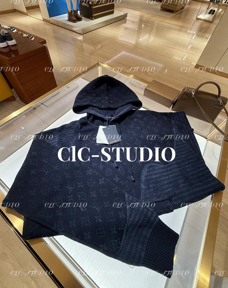 V Pharrell Ski
