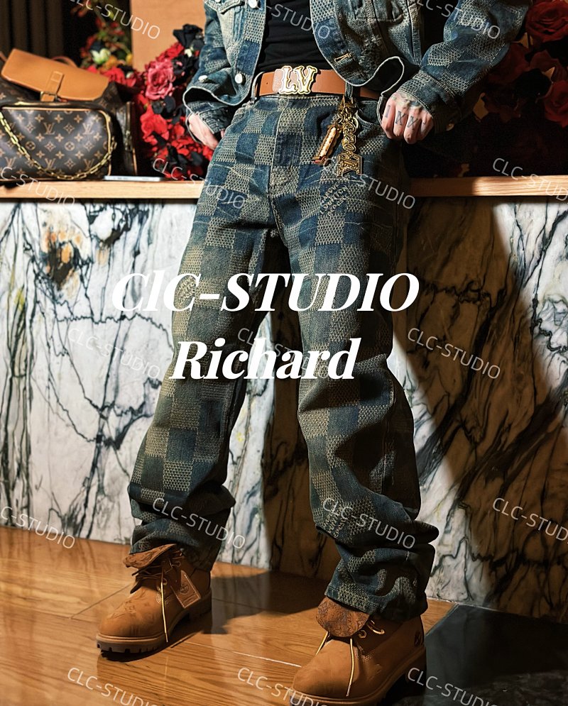 V Pharrell Damier