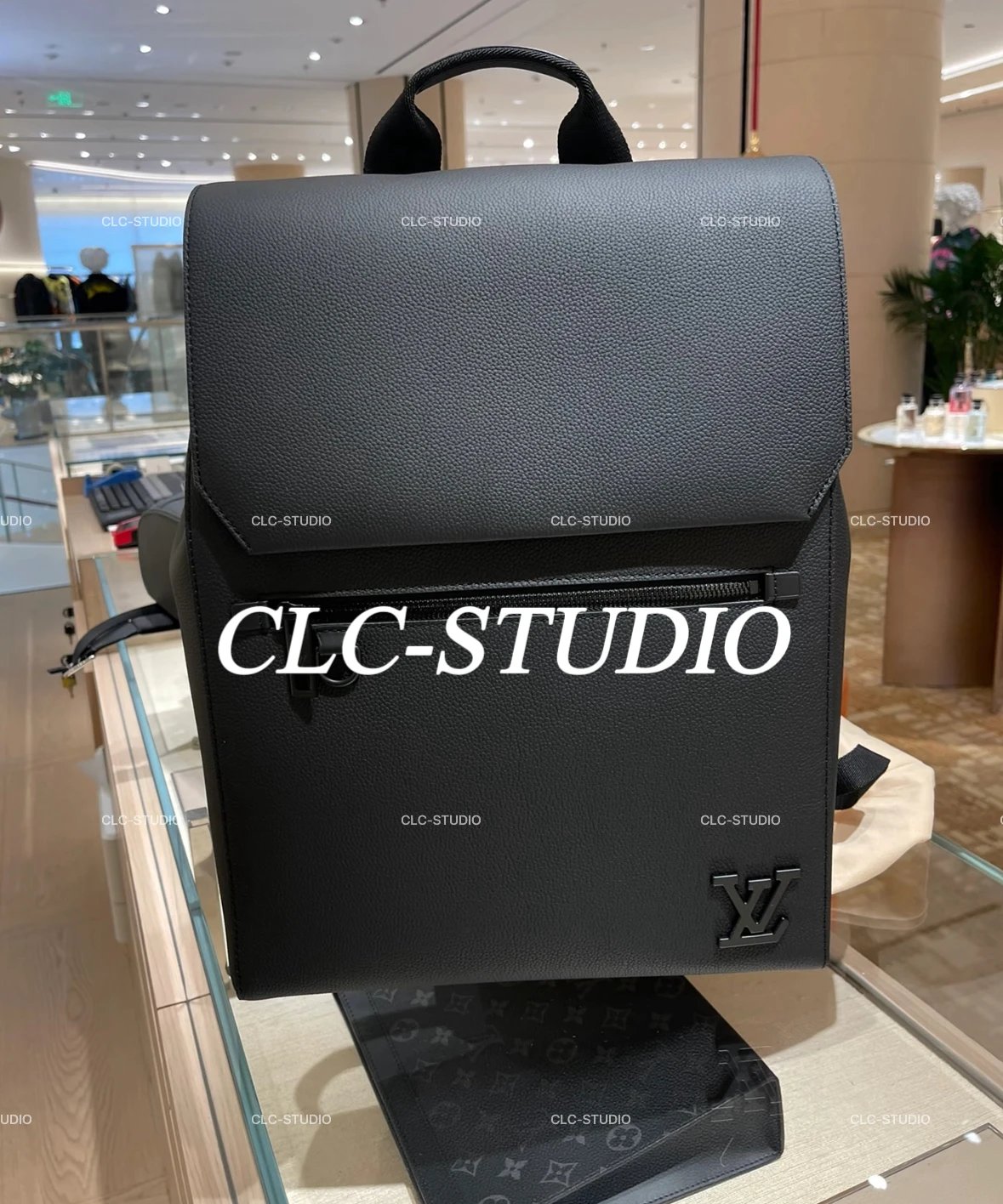 Louis Vuitton V Excursion PM Trio Softtrunk BagpackMM