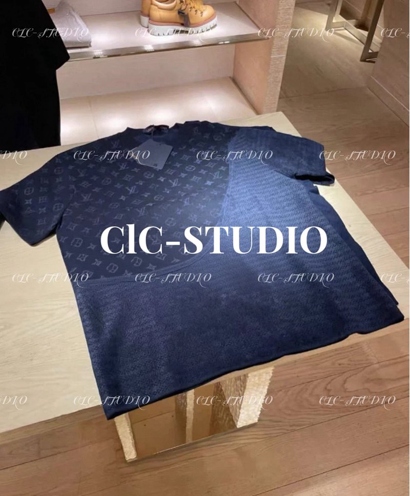 V Pharrell Ski T