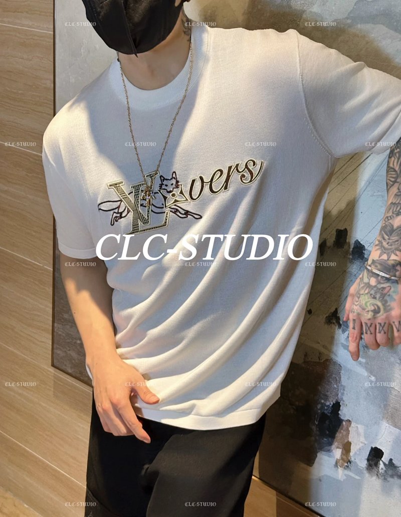 V Pharrell Logo T