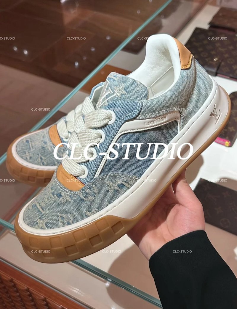 V Pharrell Tilted