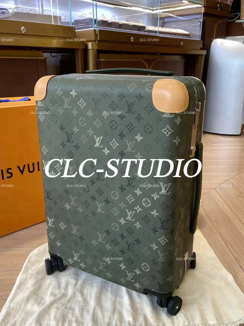 Louis Vuitton V Horizon Monogra
