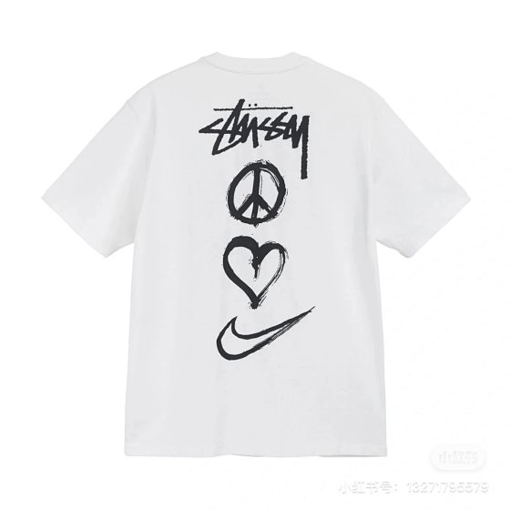 Stussy co branded hand-painted printed short sleeved T-shirt is really popular on Xiaohongshu. It looks great on both men and women