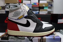 thumbnail for 孤品/  ljr版本 b品 aj1un拼接红  全新原盒  图片为实拍 发顺丰京东 拍下默认不退换