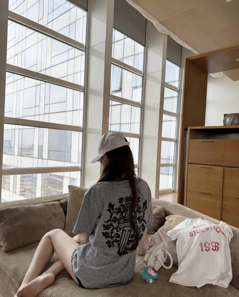 Tee from Yin Kuang's Shop