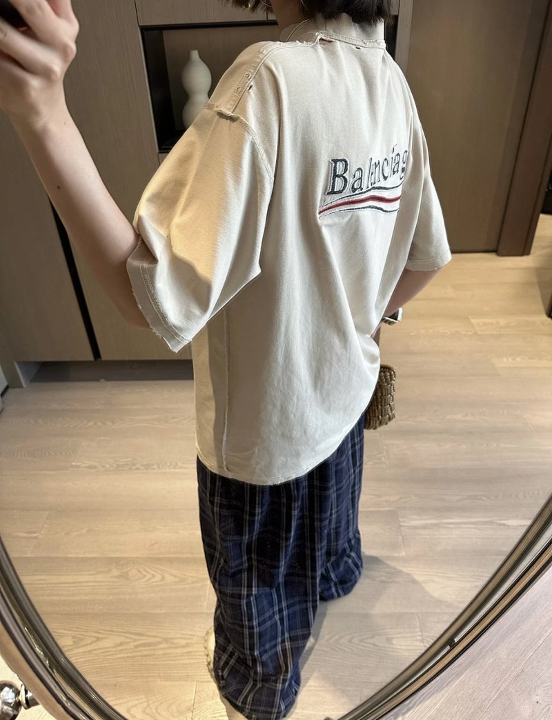 Tee from Yin Kuang's Shop