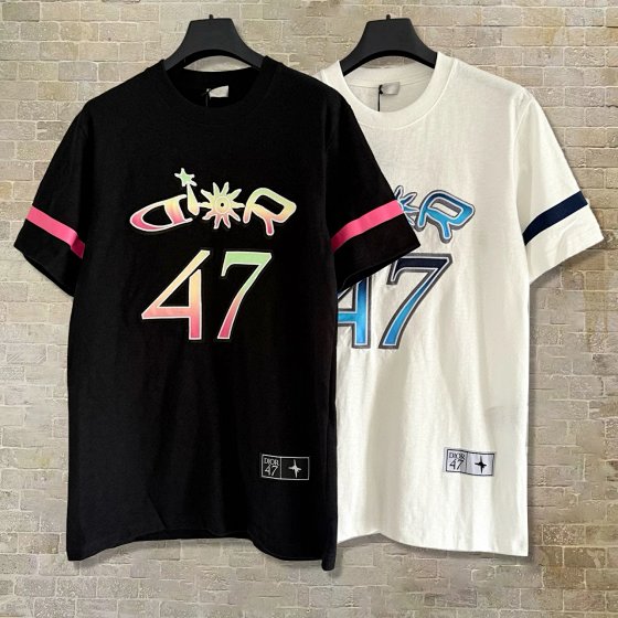 Gradient letter round neck short sleeved shirt