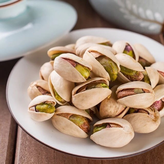 Natural Pistachios 4-Pack, 250g per Bag, Unsalted Raw Pistachios in Shell