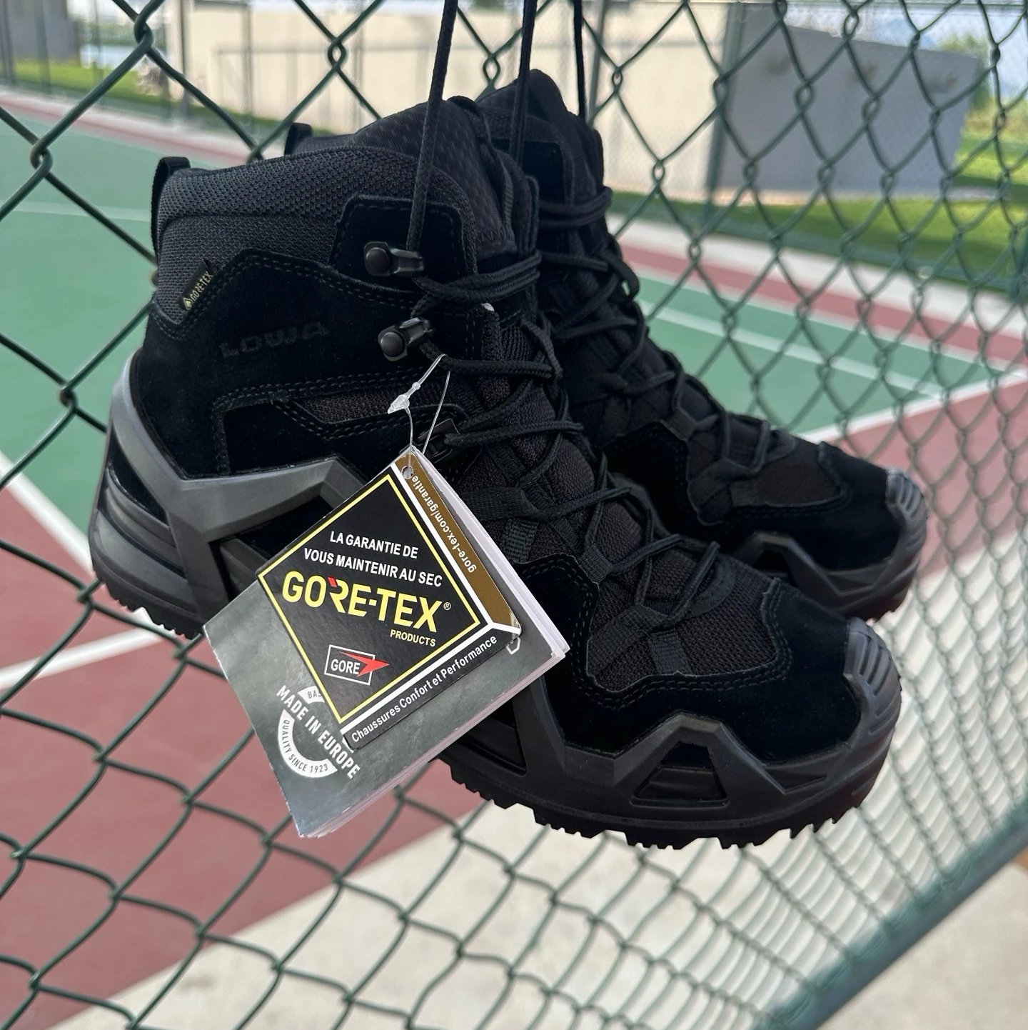 Design Lowa Zephyr GTX Mid Black Boots