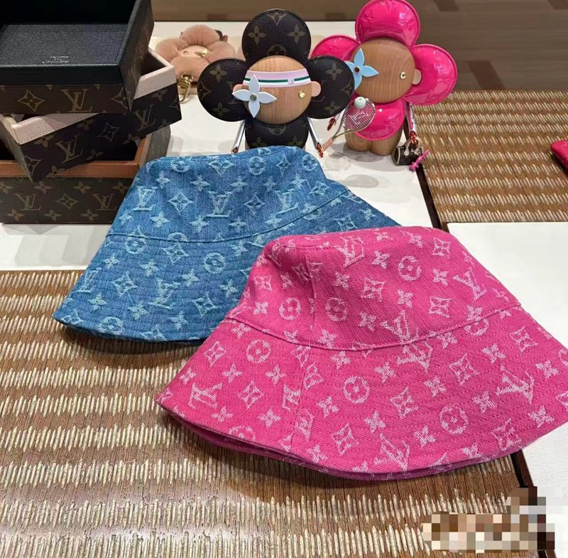 Louis Vuitton hat