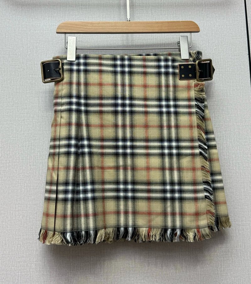 Burberry skirt