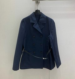 Two colors strongly recommend D family's autumn and winter new style lapel double row buckle belt jacket for women! The classic design with British style temperament is exquisite and capable on the upper body, and can be matched freely! Customized imported fabrics are crisp, stylish, and exude a sense of luxury