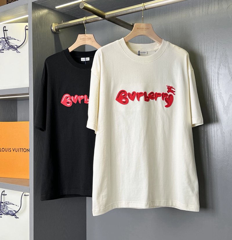 Burberry tee