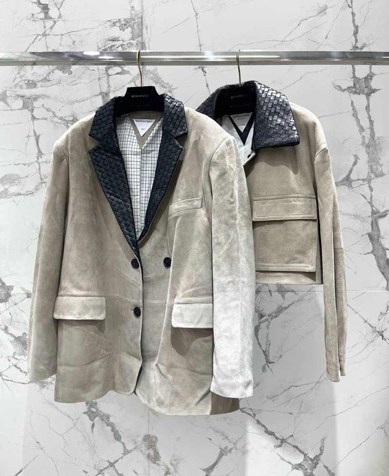 Bottega Veneta B V 26 +