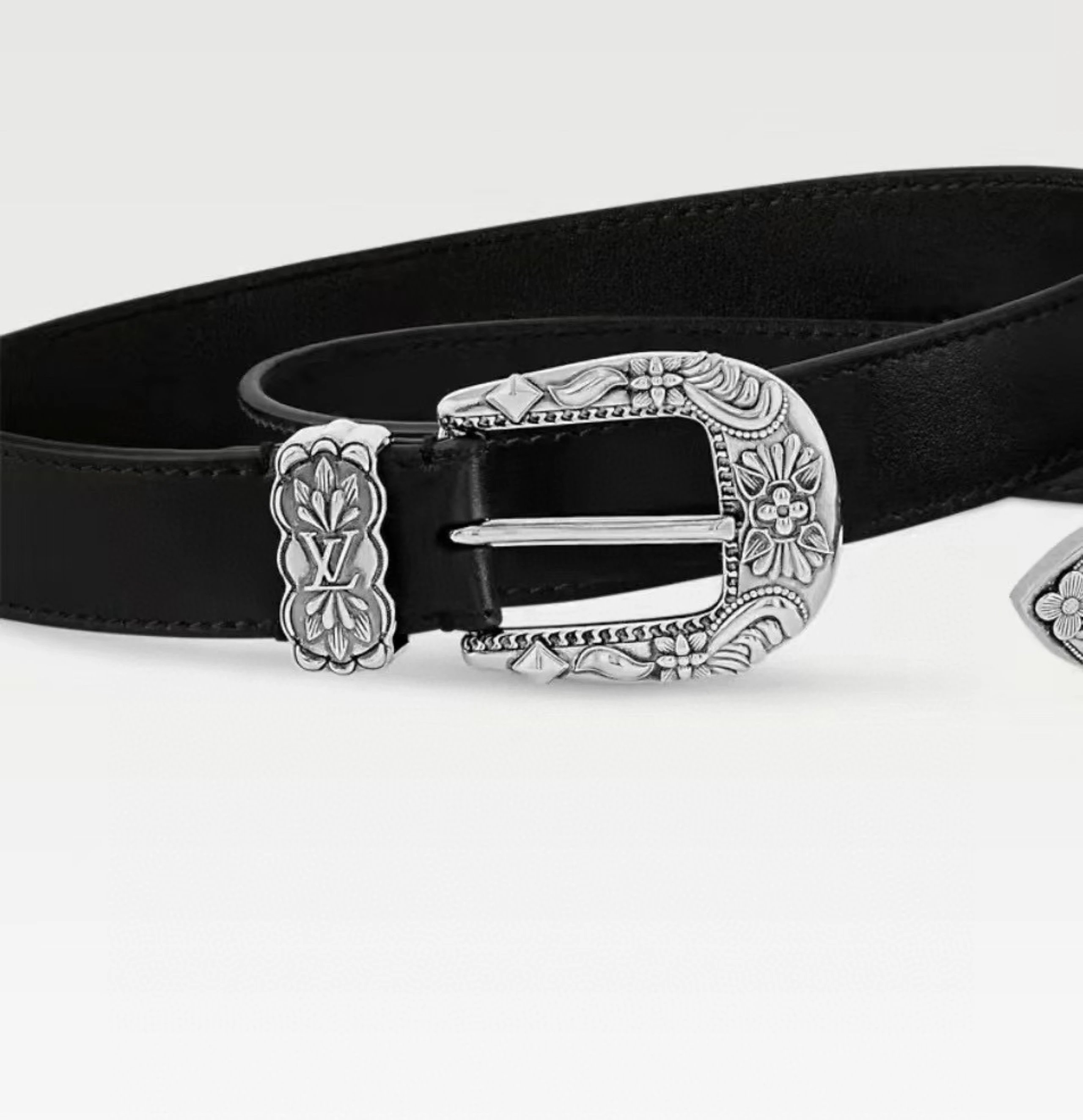 2025 New Retro Carved Belt, Looks Like a Designer Brand Without the Logo, Inspired by the Latest Luxury Style, Valued at $6000+, Our Exclusive, Original Leather from Buckle to Strap, Highlighting the Hardware: Authentic, Made of Copper, Hand-Carved and Polished After Molding, Every Detail Meticulously Refined by Skilled Craftsmen