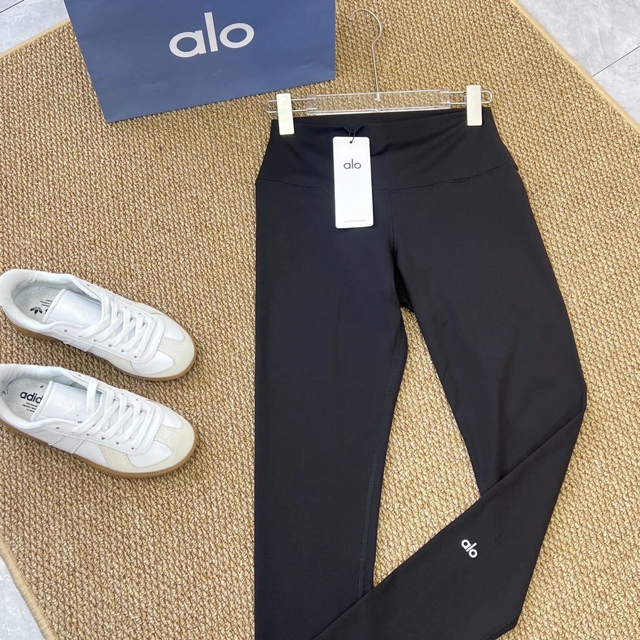 Yoga pants black