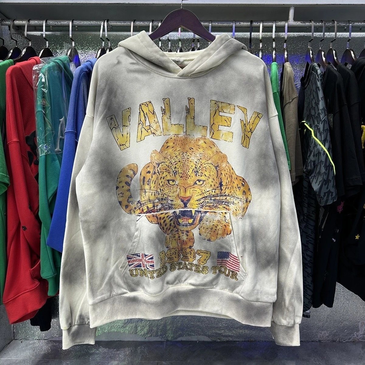 Valley 1997 United States Tour Leopard Graphic Hoodie - 1