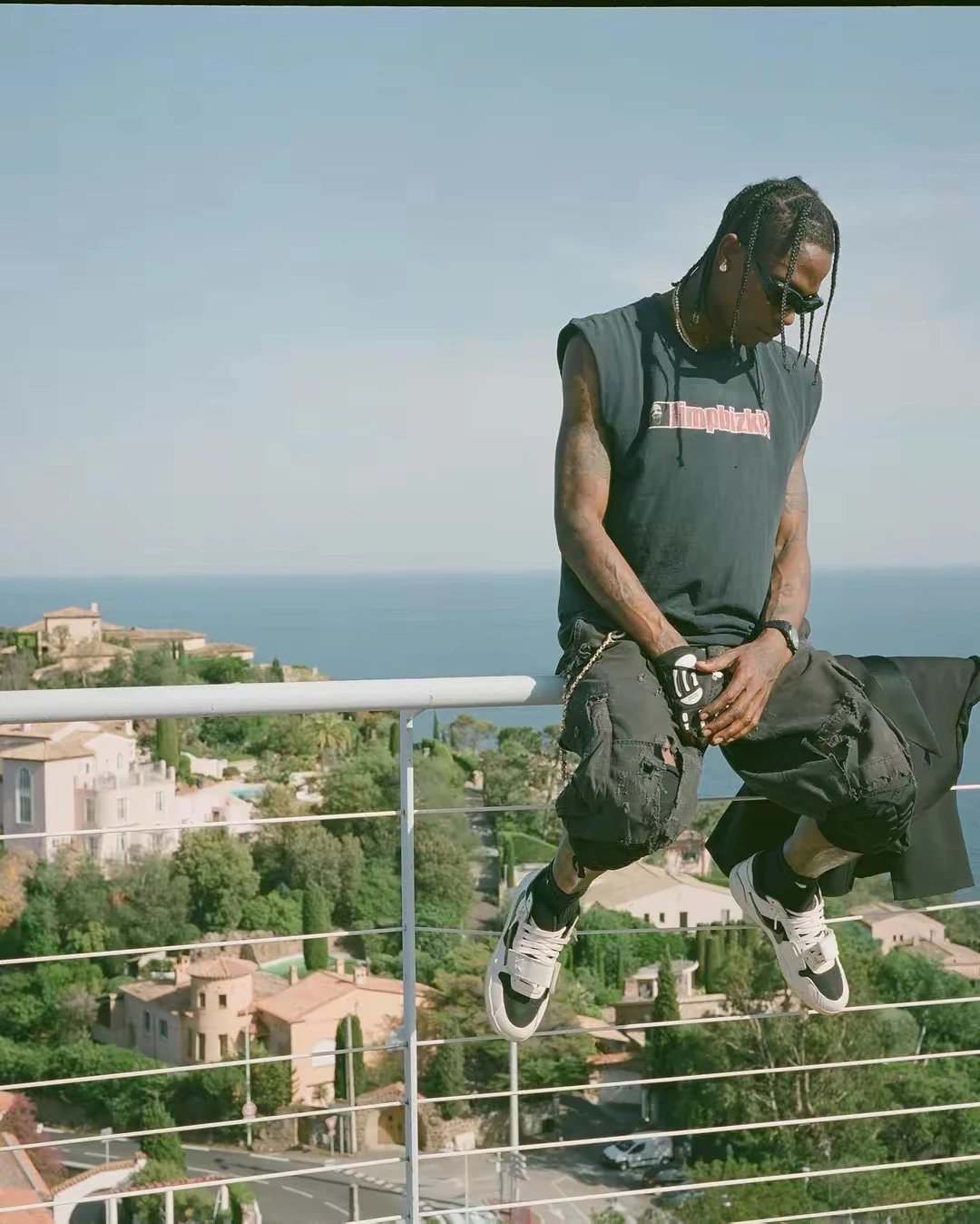 Air Jordan Travis Scott x Nike Air Jordan 1 Low OG 'Cactus Jack' Sneakers - 18
