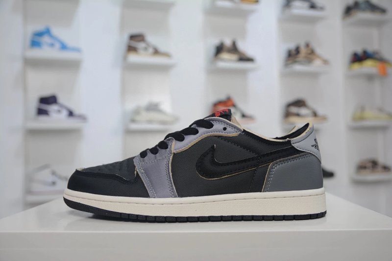 J1 Low OG Ex Dark SmokeGrey