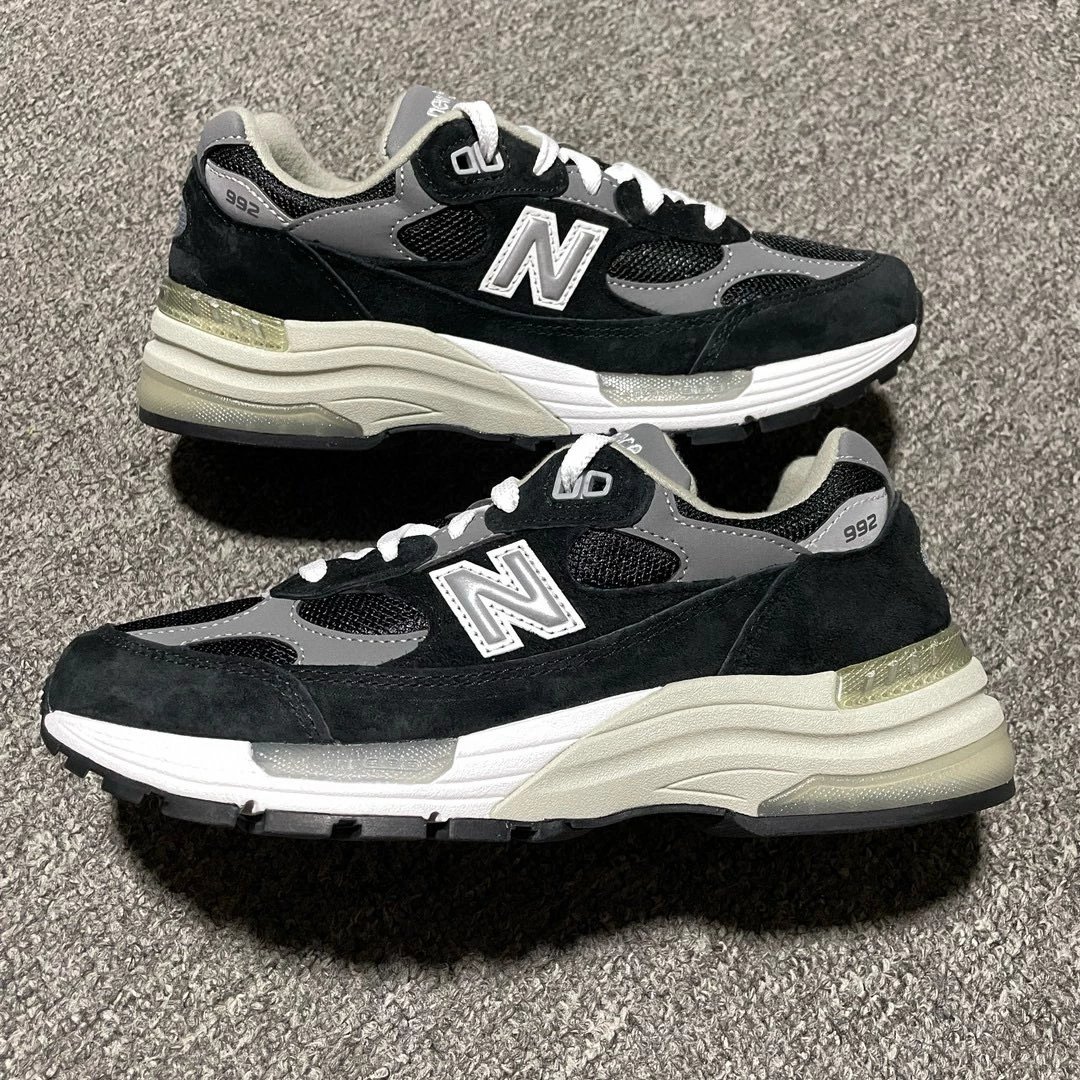 992EB Black