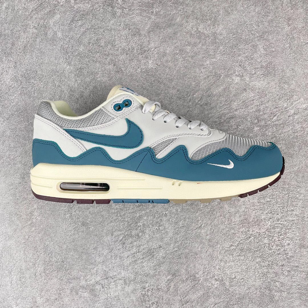 Grey blue wavy pattern