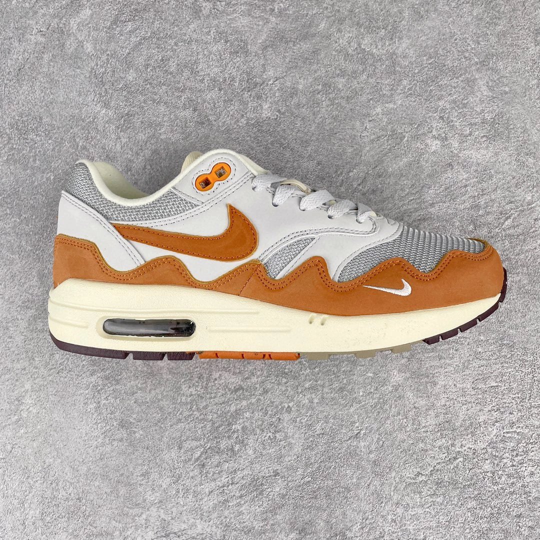 Grey brown wavy pattern