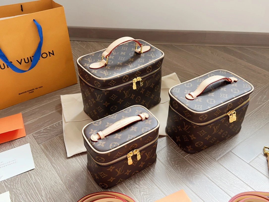 Trendy Monogram Makeup Bag in Soft Monogram Canvas for a Refined Look