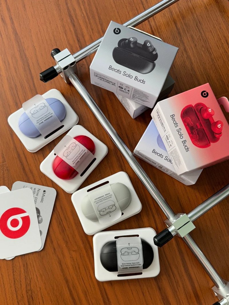 Beats Solo Buds Jennie