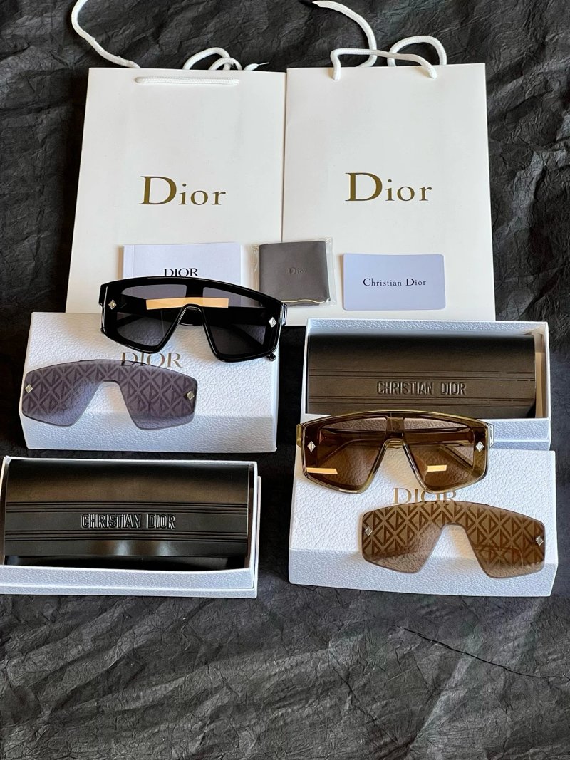 CD Dior Diamond M1U