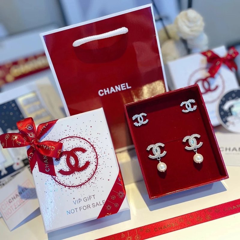 Chanel Acne