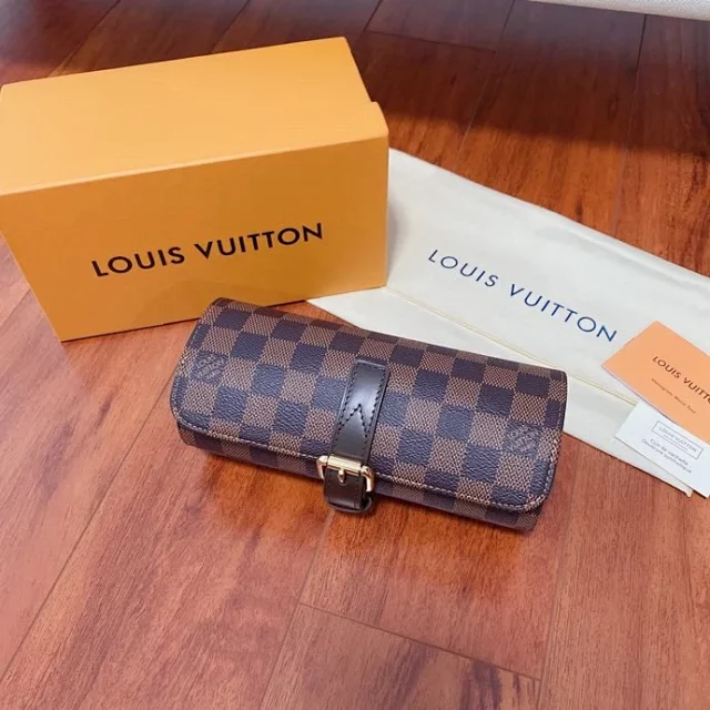 Louis Vuitton Watches Roll-up watch storage case with buckle closure product detail image 8