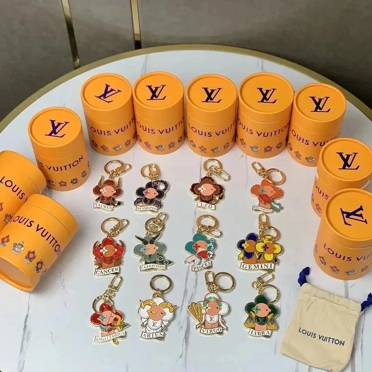 Exclusive channel goods, 2021 high-end accessories: Fun and luxurious style, exquisite gift box packaging, twelve zodiac keychains!