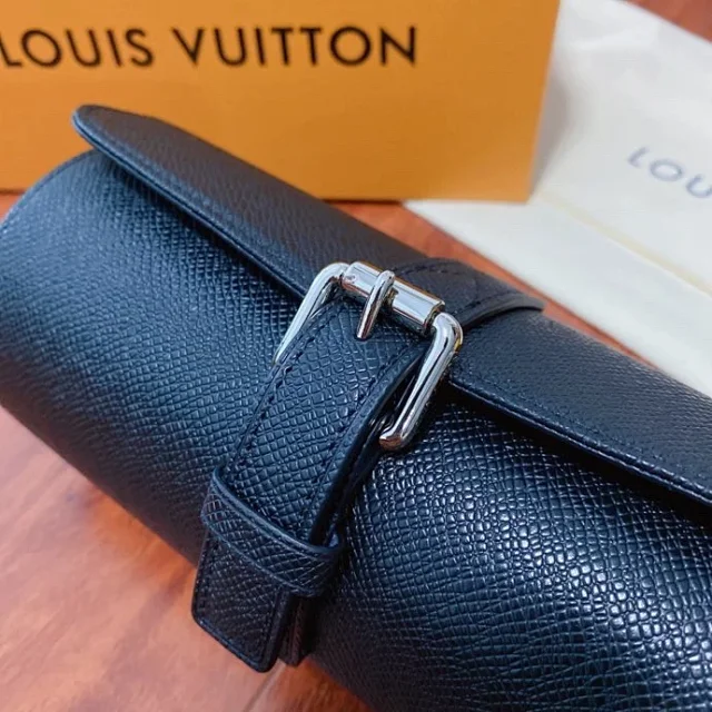 Louis Vuitton Watches Roll-up watch storage case with buckle closure product detail image 13