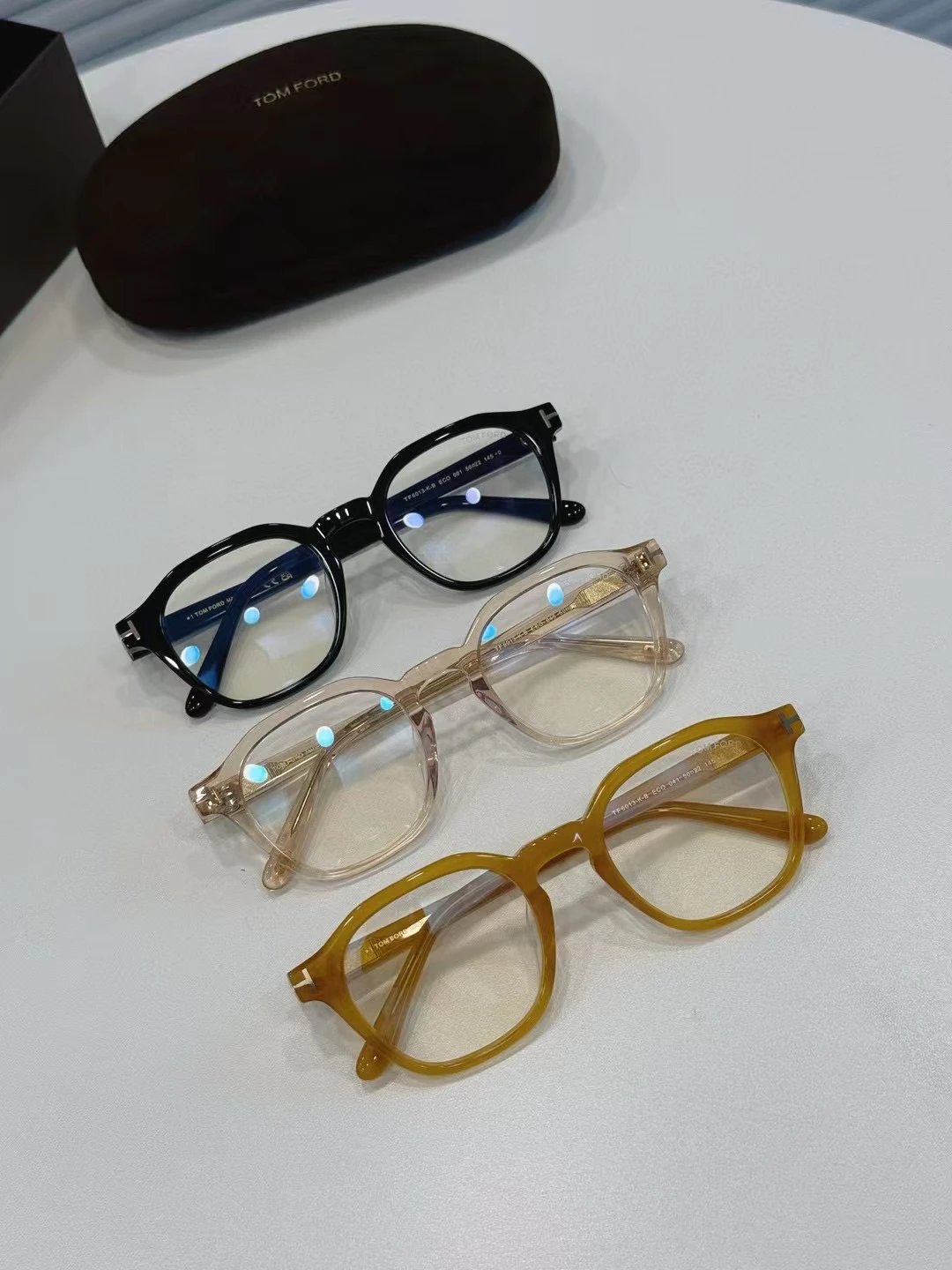Authentic TOM FORD TF6013 Optical Glasses Myopia Eyeglass Frames - Geometric shape, flattering on any face. The 'T' logo on the temple is super stylish