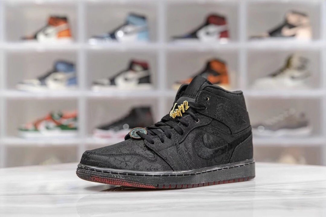 AJ1 Mid Black Silk